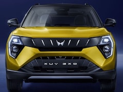 नई Mahindra XUV 3XO EV लॉन्च, जानिए AX5 और AX7L में कौन-सी EV आपके लिए है सही