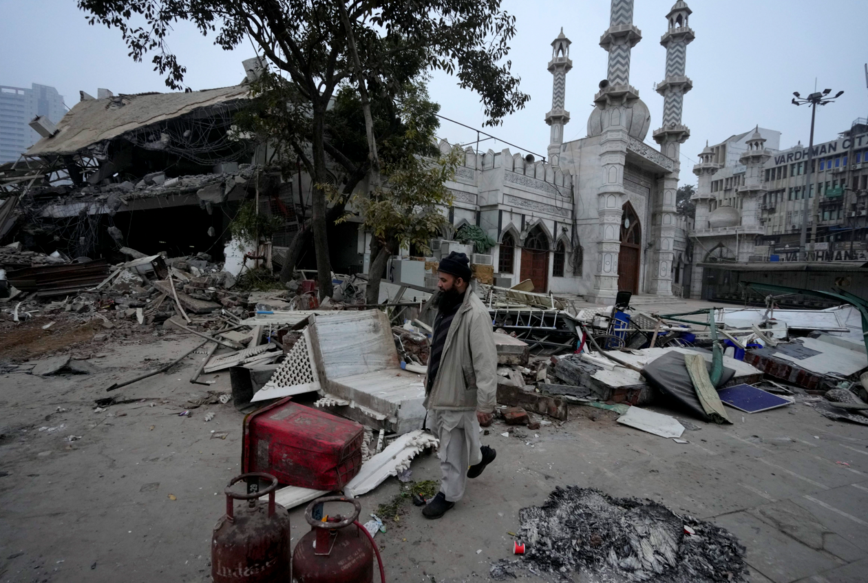 फैज-ए-इलाही मस्जिद के पास बुलडोजर एक्शन में क्या हुआ? अचानक पुलिस पर क्यों हुआ पथराव, जानें- हर सवाल का जवाब