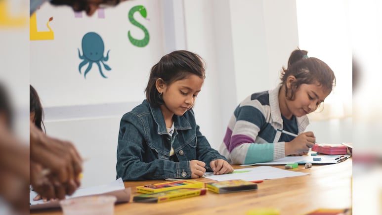 दिल्ली के स्कूल में EWS कोटे में आ गया है बच्चे का नाम? एडमिशन के लिए ये चीज है जरूरी