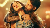 Shahid-Disha's Chemistry Lights Up O'Romeo's New Song Aashiqon Ki Colony