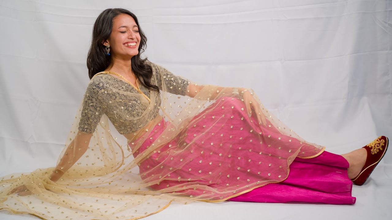 Stylish Makar Sankranti Outfit Ideas For Women