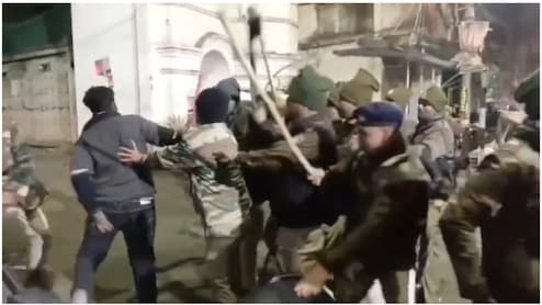 Jabalpur News: जैन समाज पर टिप्पणी से भड़का विवाद,&nbsp;कोतवाली थाना क्षेत्र में हंगामा, हालात काबू में करने पुलिस ने किया लाठीचार्ज