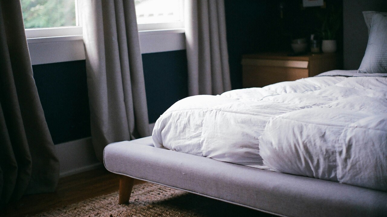 Heavy vs Lightweight Duvets: Which One Actually Works Better