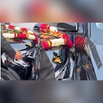 ये तो हैवी ड्राइवर निकला...शोरूम से निकलते ही ठोक दी नई कार, लोग बोले- सीधा ठांय-ठांय