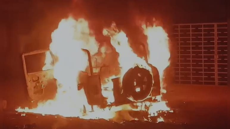 पटना में तेज रफ्तार थार का कहर, आधा दर्जन लोगों को कुचला, भीड़ ने गाड़ी में लगाई आग