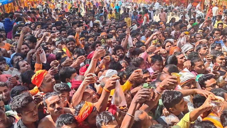 पीने का पानी, 'ऑक्सीजन', डॉक्टर तक नहीं... 45000 श्रद्धालुओं की भीड़ वाले बिहार के इस मेले में ये कैसी व्यवस्था