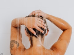 Nutritionist Explains What Happens When You Shower Right After Eating