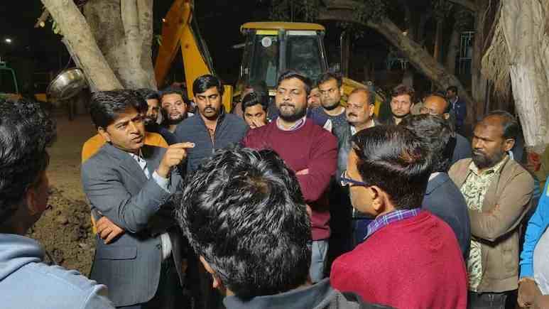 इंदौर के अपर आयुक्त को तत्काल हटाने का निर्देश, दूषित पानी को लेकर कारण बताओ नोटिस जारी