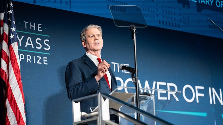 Bessent Urges Calm Over Greenland, Downplays Treasuries Threat