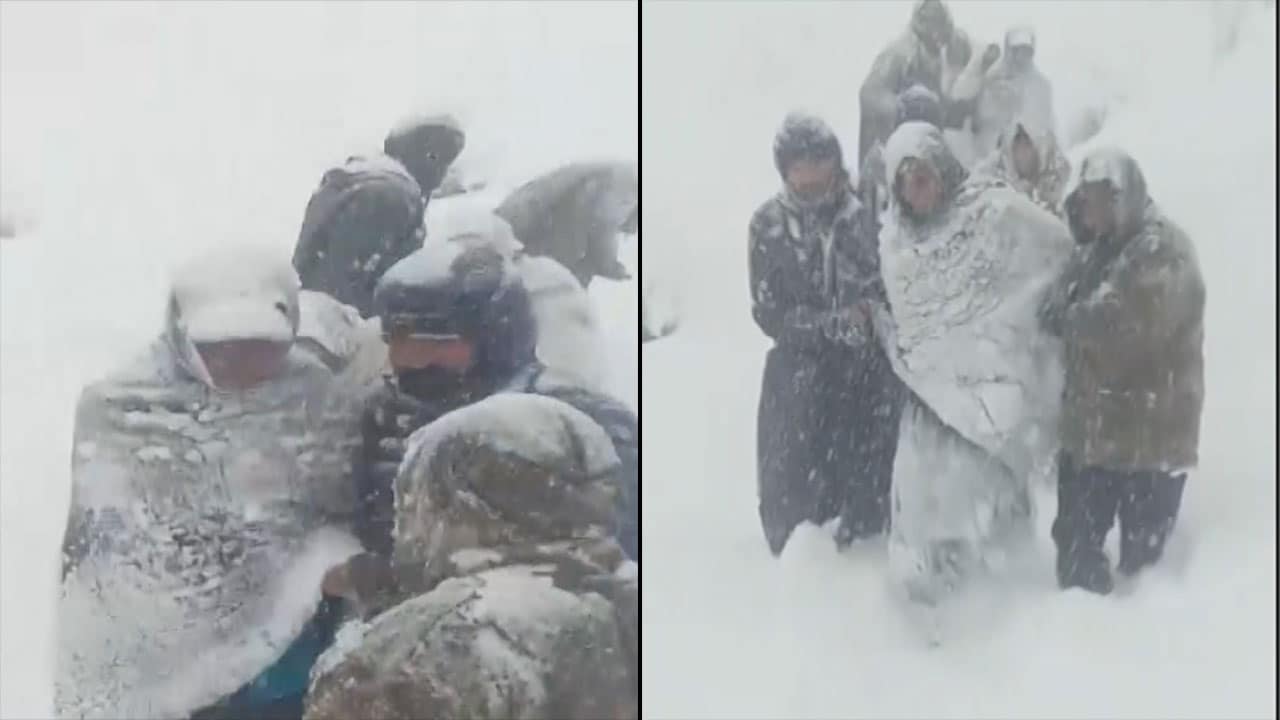 Heavy Snowfall Leaves Tourists Stranded in J&K's Udhampur; 12 Rescued