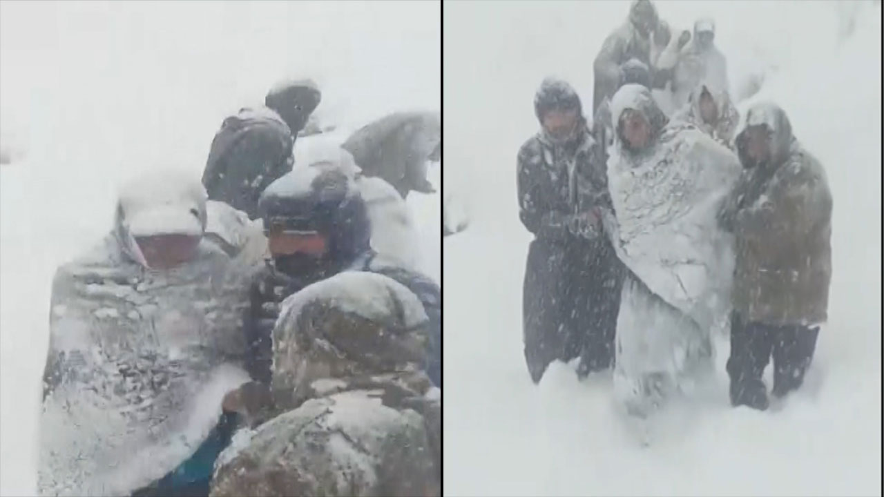 Heavy Snowfall Leaves Tourists Stranded in J&K's Udhampur; 12 Rescued