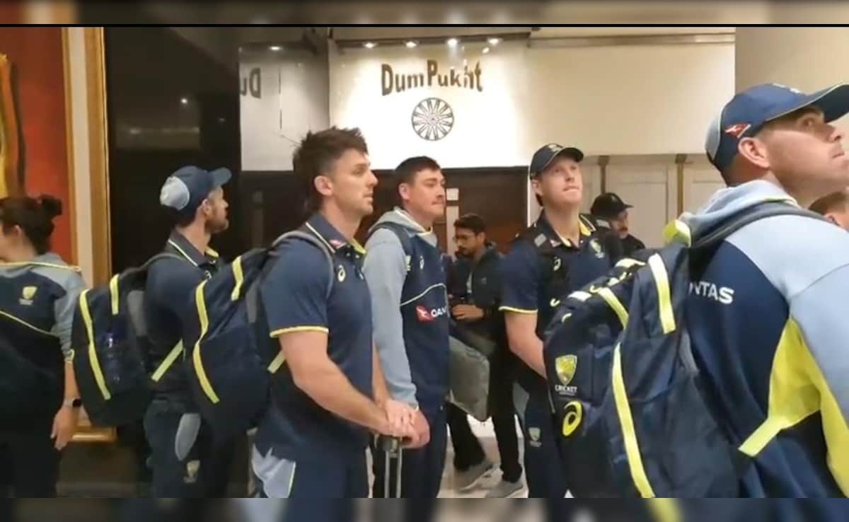 PAK vs AUS: पाकिस्तान की जमीन पर उतरे ऑस्ट्रेलियाई खिलाड़ी, क्या आपने देखा VIDEO?