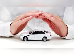 Car Insurance Tips: इंश्योरेंस शोरूम से लें या ऑनलाइन? जानें कहां बचेंगे पैसे