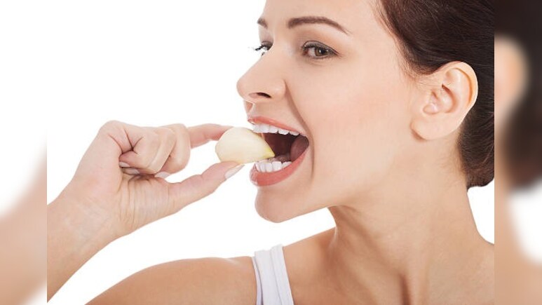 Dadi Nani Ke Nuskhe: कई समस्याओं का इलाज है एक लहसुन, जानिए कैसे सेवन करने से मिलेगा फायदा