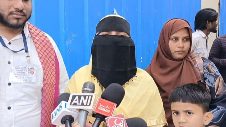 Maharashtra Election 2026 : संभाजीनगरमध्ये उमेदवाराच्या पत्नीचेच 'बोगस मतदान',  बुरख्याआड  धक्कादायक प्रकार