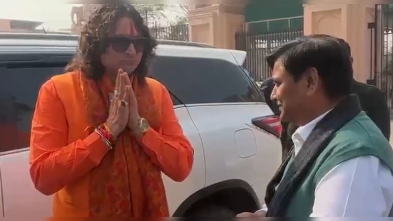 डोटासरा ने MLA बालमुकुंदाचार्य को पढ़ाया कानून का पाठ, 'बाबा' ने जोड़ ल&zwj;िए हाथ