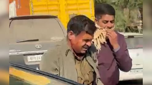 एमपी में खाकी पर हमला! हाईवे पर पुलिस को दौड़ा-दौड़ा कर पीटा, आंखों में झोंकी मिर्ची