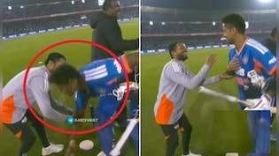 सूर्यकुमार यादव मैच जीतने के तुरंत बाद भागे डगआउट में, गुरु गंभीर नहीं, इस शख्स के चरणों को छूकर लिया आशीर्वाद