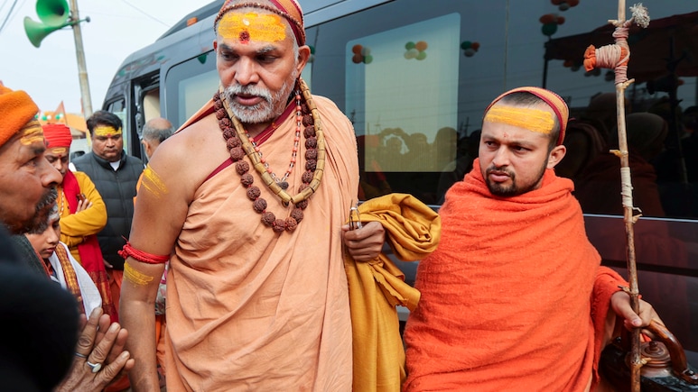 अब थम जाएगा प्रयागराज विवाद? शंकराचार्य अविमुक्तेश्वरानंद से माफी मांगेगा मेला प्रशासन, विस्तार से जानें क्या है पूरा मामला?