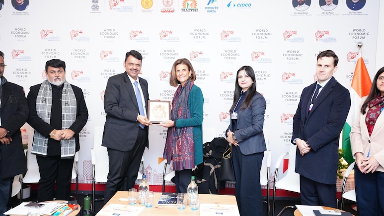 Davos 2026 : दावोस म्हणजे नक्की काय आणि त्याचा महाराष्ट्राच्या विकासाशी संबंध काय? वाचा सविस्तर