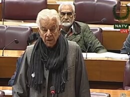 'अमेरिका ने हमारा टॉयलेट पेपर से भी बदतर इस्तेमाल किया...', पाकिस्तान के रक्षा मंत्री ने संसद में रोया अपना दुखड़ा