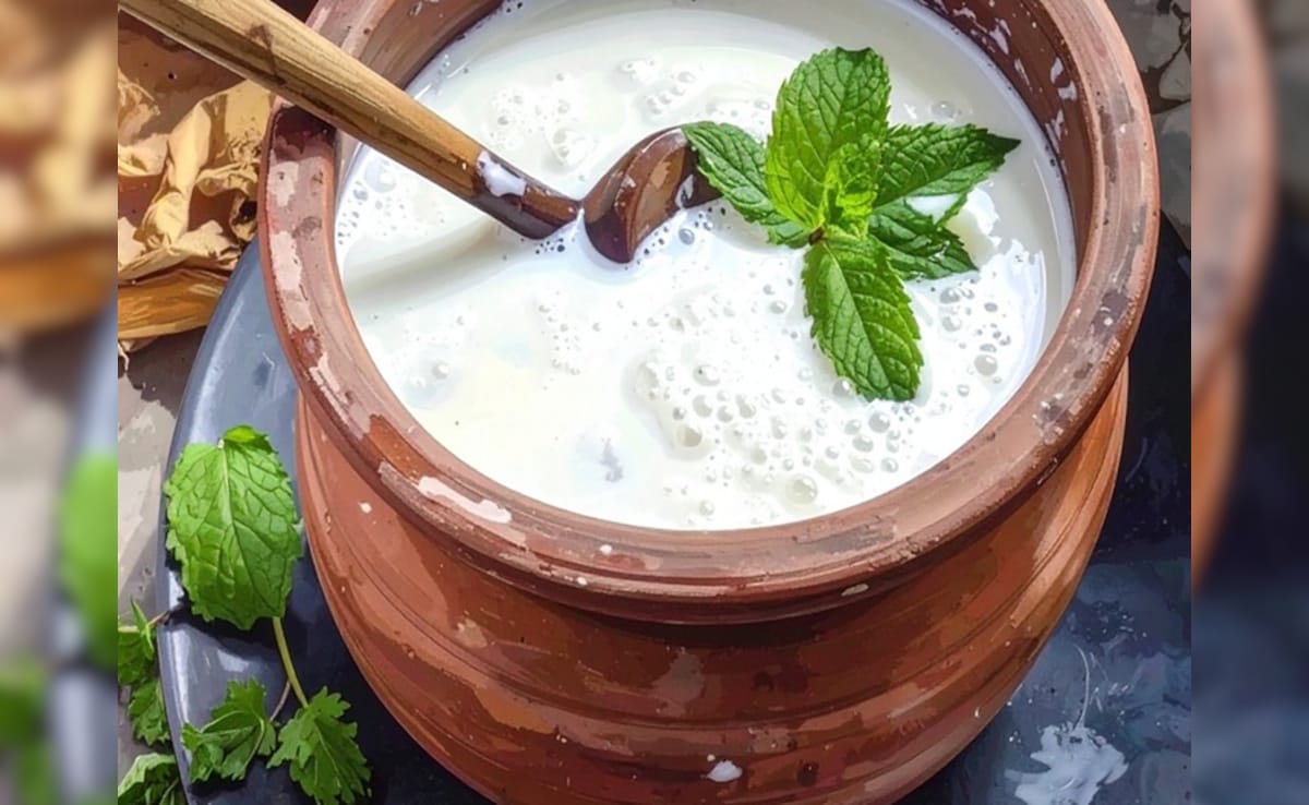 गलत तरीके से पी रहे हैं छाछ? आयुर्वेद के अनुसार जानें सही नियम