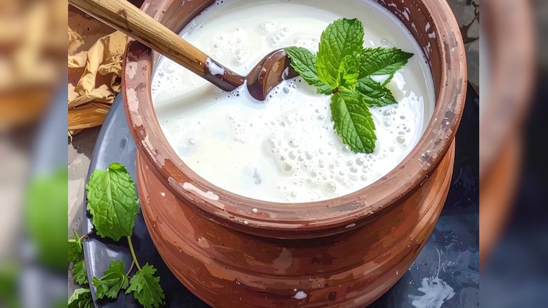 गलत तरीके से पी रहे हैं छाछ? आयुर्वेद के अनुसार जानें सही नियम
