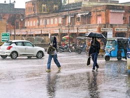 Rain Alert: आज बारिश के आसार, उत्तराखंड समेत इन राज्यों में बर्फबारी, जानें गर्मी से परेशान दिल्ली NCR के मौसम का हाल