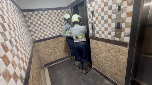 5 Injured After Elevator Falls From 4th Floor In Mumbai's Byculla