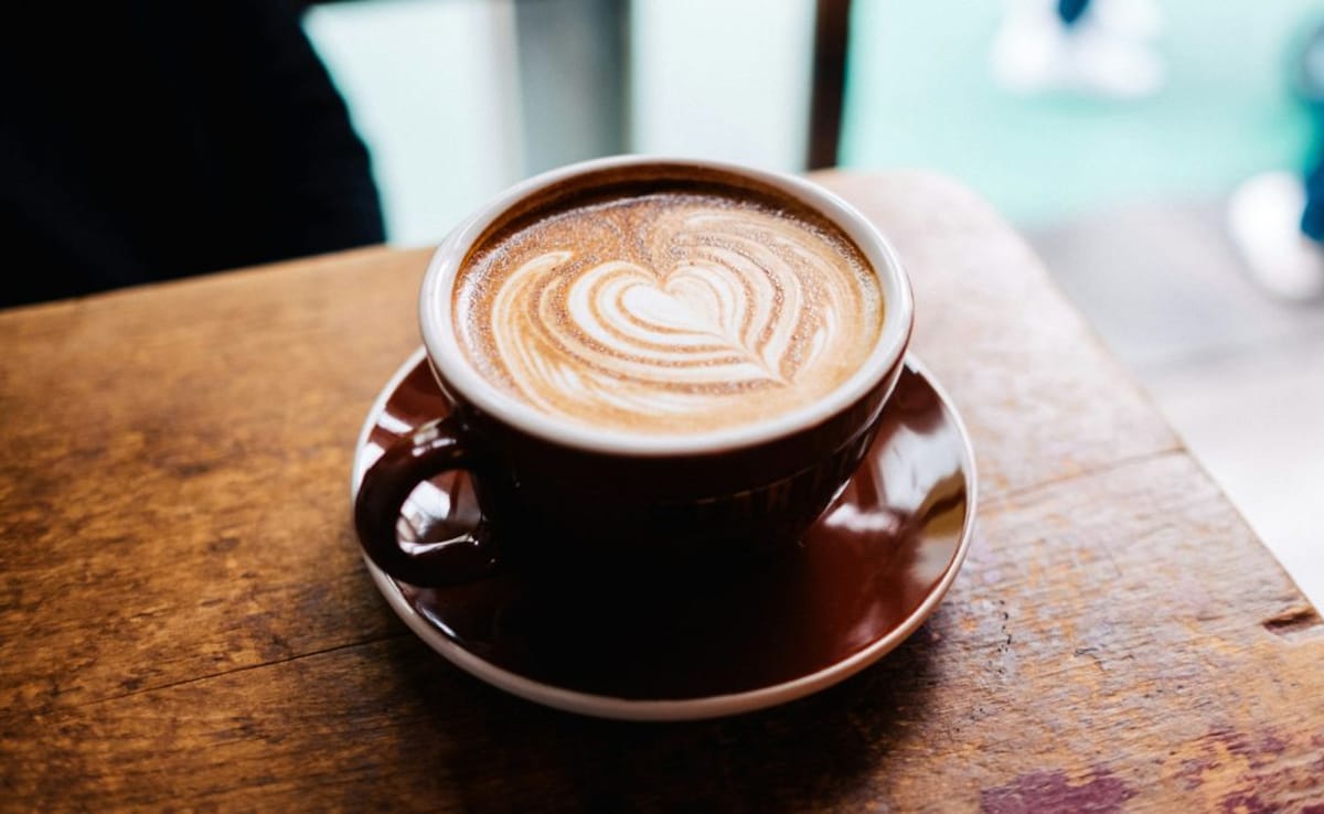 People who drank 1-5 cups of caffeinated coffee per day showed at least 20% reduced risk of dementia. Photo: Unsplash