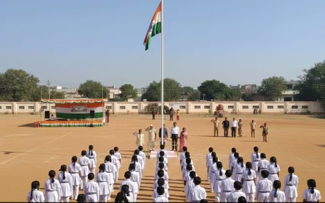 वंदे मातरम अब 65 सेकंड का नहीं, पूरे 3 मिनट 10 सेकंड का होगा, देना होगा राष्ट्रगान जैसा सम्मान