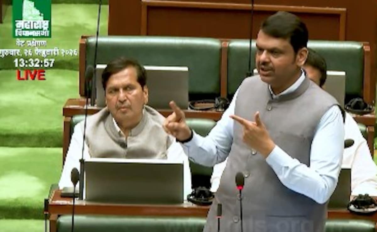 'शिवाजी महाराज की तुलना टीपू सुल्तान से अस्वीकार्य', CM फडणवीस ने इतिहास की व्याख्या पर छेड़ी नई बहस