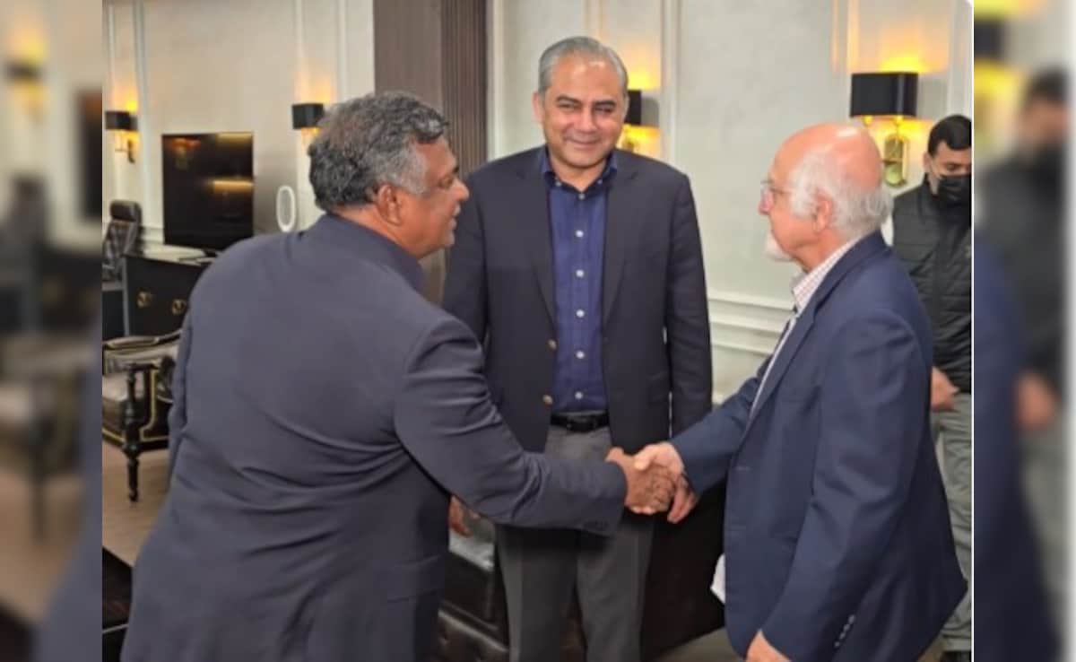 IND vs PAK: ICC ने PCB को दी वॉर्निंग, मोहसिन नकवी सोमवार को पीएम शहबाज शरीफ से बहिष्कार पर करेंगे चर्चा