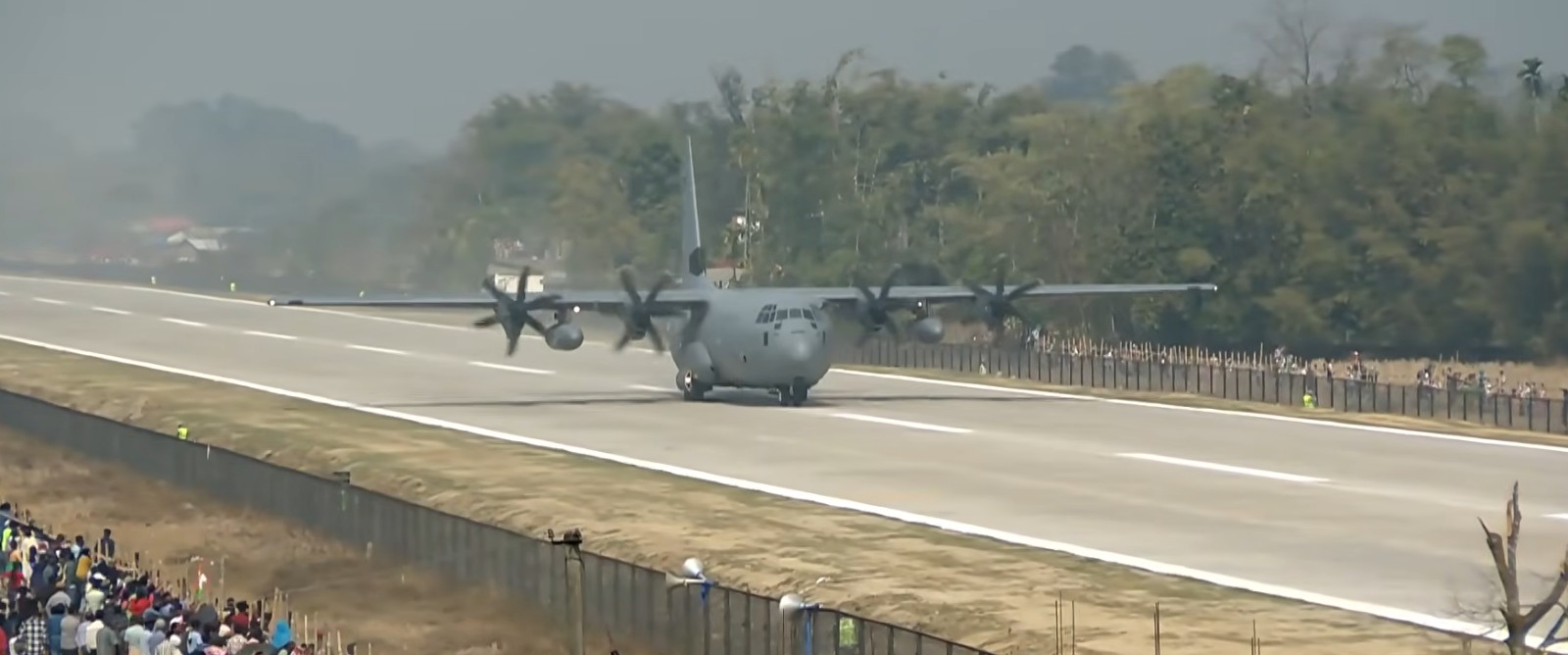 LIVE Updates: सुखोई, राफेल और बाहुबली C-130... चीन बॉर्डर पर गरजे फाइटर जेट, PM मोदी ने देखा पराक्रम