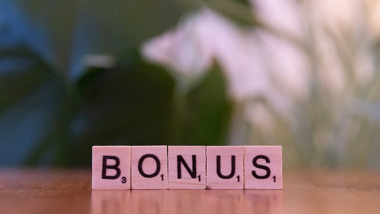 Bonus Shares This Week: LKP Finance, Silver Touch Technologies &mdash; Check Record Date