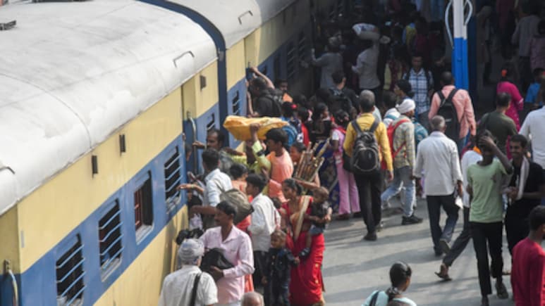 Indian Railway: बिना टिकट रेल यात्रा करने वालों के आए बुरे दिन, यहां &nbsp;चेकिंग के दौरान वसूले गए 9 करोड़ रुपये