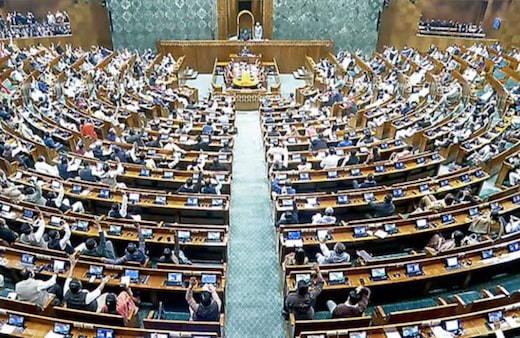 LIVE: संसद के बजट सत्र में आज हंगामे के आसार, राहुल गांधी के बयान पर हो सकता है टकराव