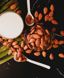 7 Benefits Of Almond Milk