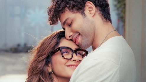 Do Deewane Seher Mein Review: Mrunal Thakur And Siddhant Chaturvedi's Urban Romance Goes Nowhere