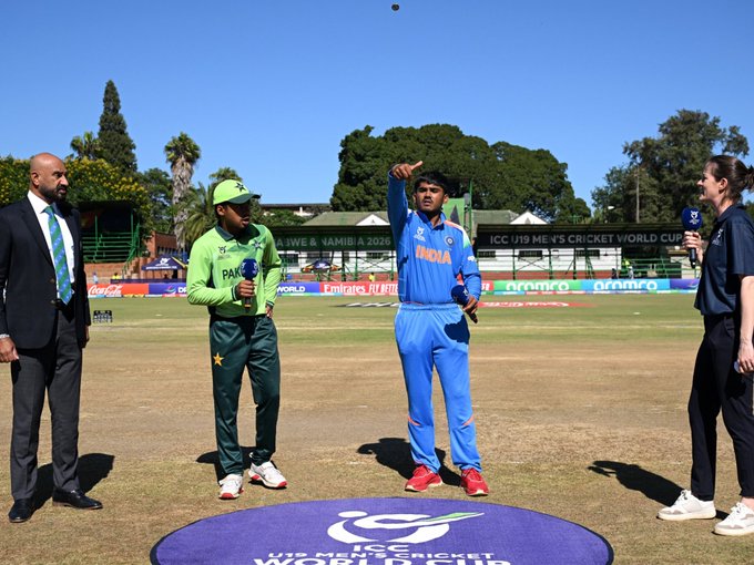 'नो हैंड शेक' रहा जारी, कप्तानों ने एक दूसरे से नहीं मिलाया हाथ, पाकिस्तान की फिर हुई बेइज्जती