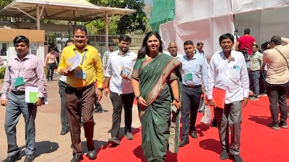 IAS officer : 24 तासांत हिशोब चुकता! पंकजा मुंडेंचा शब्द मोडला; 'त्या' IAS अधिकाऱ्याचे निलंबन, प्रकरण काय?