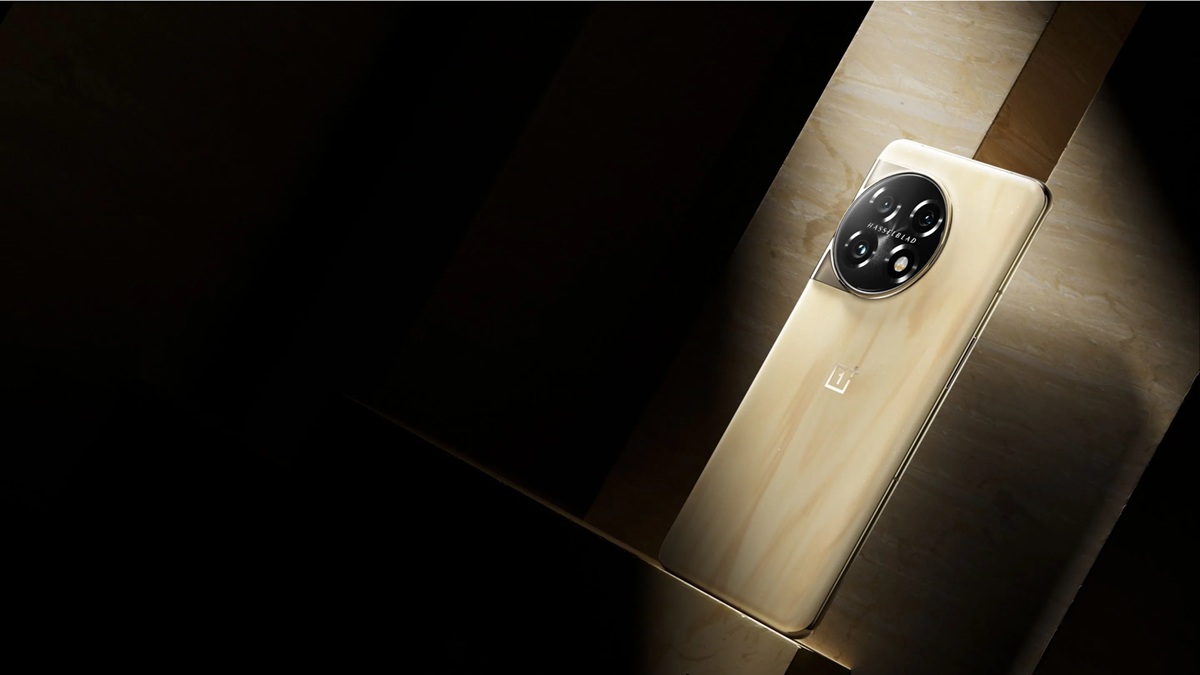 OnePlus फ्लैगशिप फोन हुआ 33 हजार से भी सस्ता, 2026 की सबसे बेस्ट डील