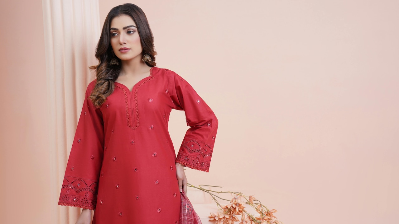 Make the most out of the Myntra Fashion Carnival with these stylish kurtis
