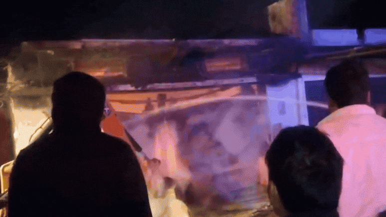 गरियाबंद में क्यों भड़की हिंसा... अब कैसे हालात? गांव में चप्पे-चप्पे पर पुलिस, घायल अस्पताल में भर्ती, देखें तस्वीरें