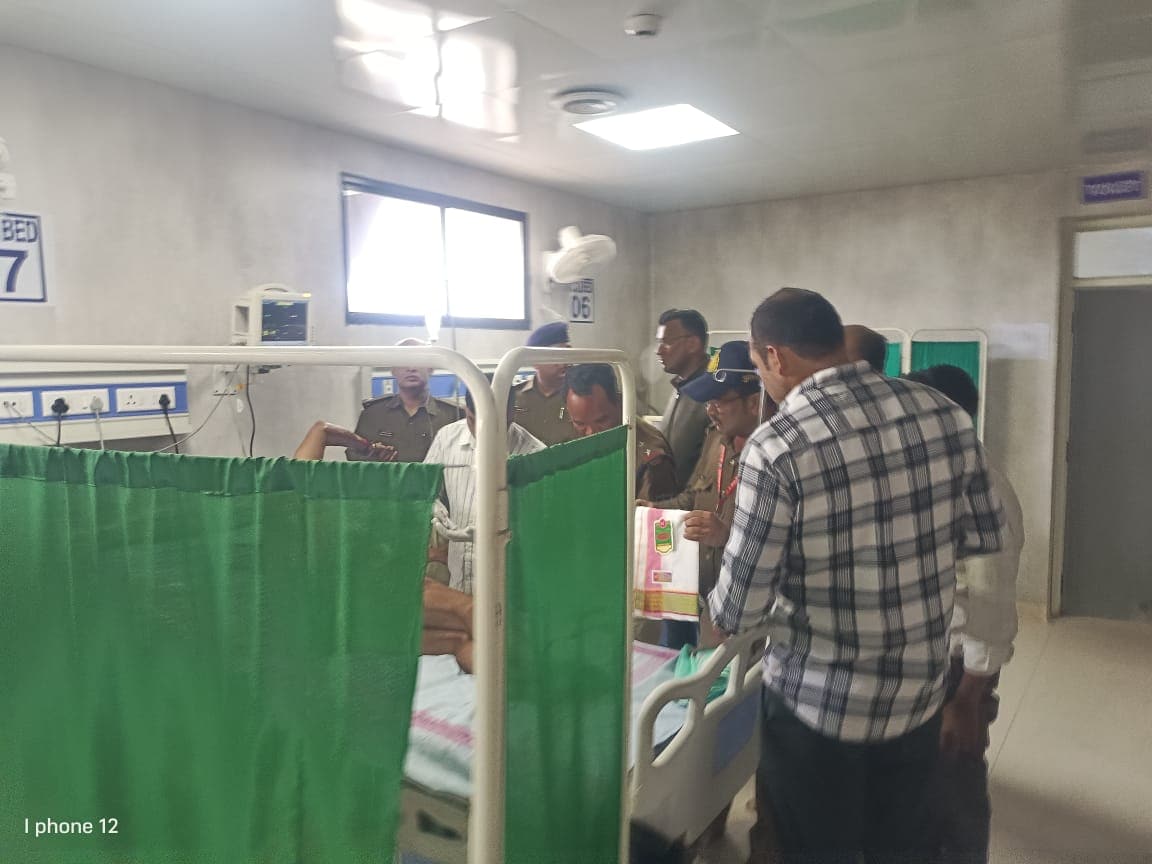 Maihar Congress Putla Dahan: अस्पताल में इलाज जारी Maihar Congress Putla Dahan: अस्पताल में इलाज जारी