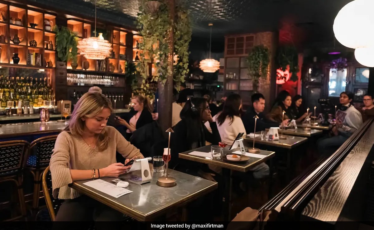 World's First AI Dating Cafe Opens in New York for Real-Life Chatbot Dates