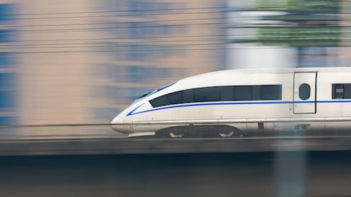 Budget 2026: भारत में बनेंगे 7 हाई स्पीड रेल कॉरिडोर, जानिए किन शहरों को जोड़ेंगे?