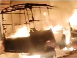 Rajasthan: मोहर मंगरी में दो ऑटो को पेट्रोल डालकर फूंका, सीसीटीवी फुटेज खंगाल रही कोतवाली पुलिस; इलाके में सुरक्षा बढ़ी