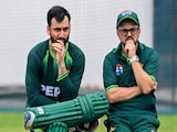 "Free Ke Paise Le Raha Hai?" Pak Coach Blasted Amid T20 World Cup Struggles "Free Ke Paise Le Raha Hai?" Pak Coach Blasted Amid T20 World Cup Struggles