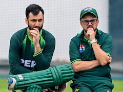 "Free <i>Ke</i> Paise <i>Le Raha Hai Kya</i>?" Pakistan Head Coach Mike Hesson Brutally Slammed Amid T20 World Cup Struggles